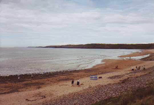Wales strand, met stenen en zand